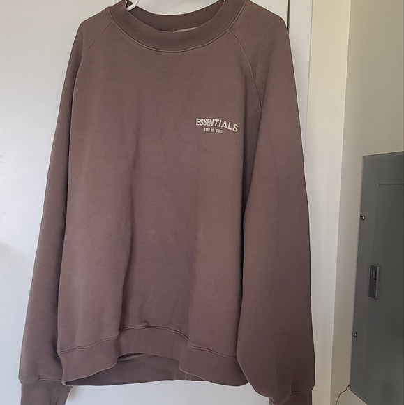 Essentials Tops - ESSENTIAL Sweatshirt